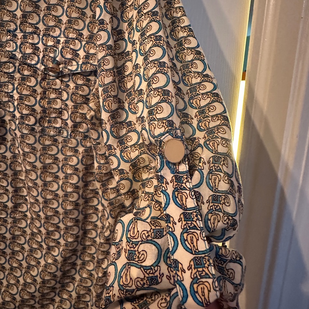 Patterned Button-Up Women's Top - Picture 7 of 10